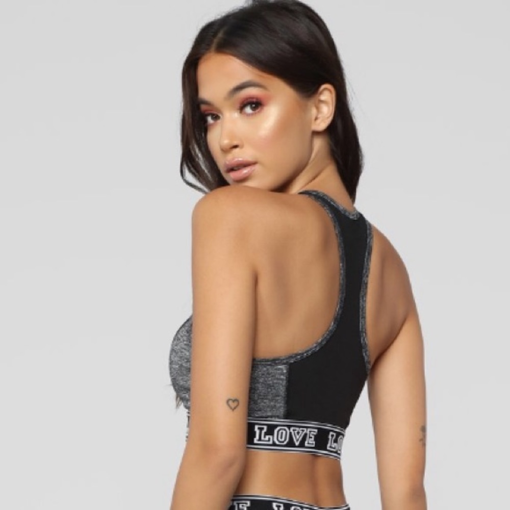 Sports bra - Picture 2 of 5
